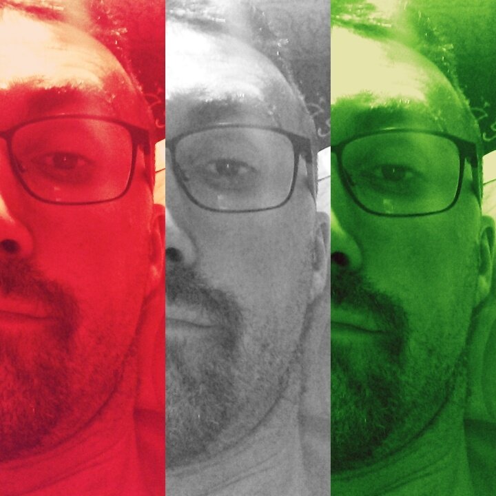 Foto profilo social colorata con i colori di una bandiera, esempio di slacktivism